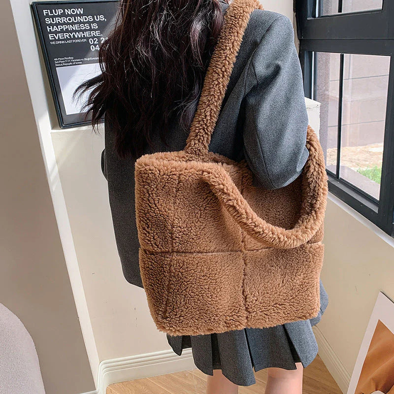 Women'S Designer Luxury Plush Bag Winter Fashion Cute Tote Handbags Large Capacity Portable Single Shoulder Furry Bags